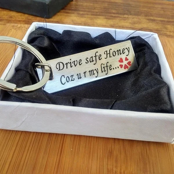 custom keychains, customized keychain pakistan, custom silicone keychains, custom couple keychains, metal keychains