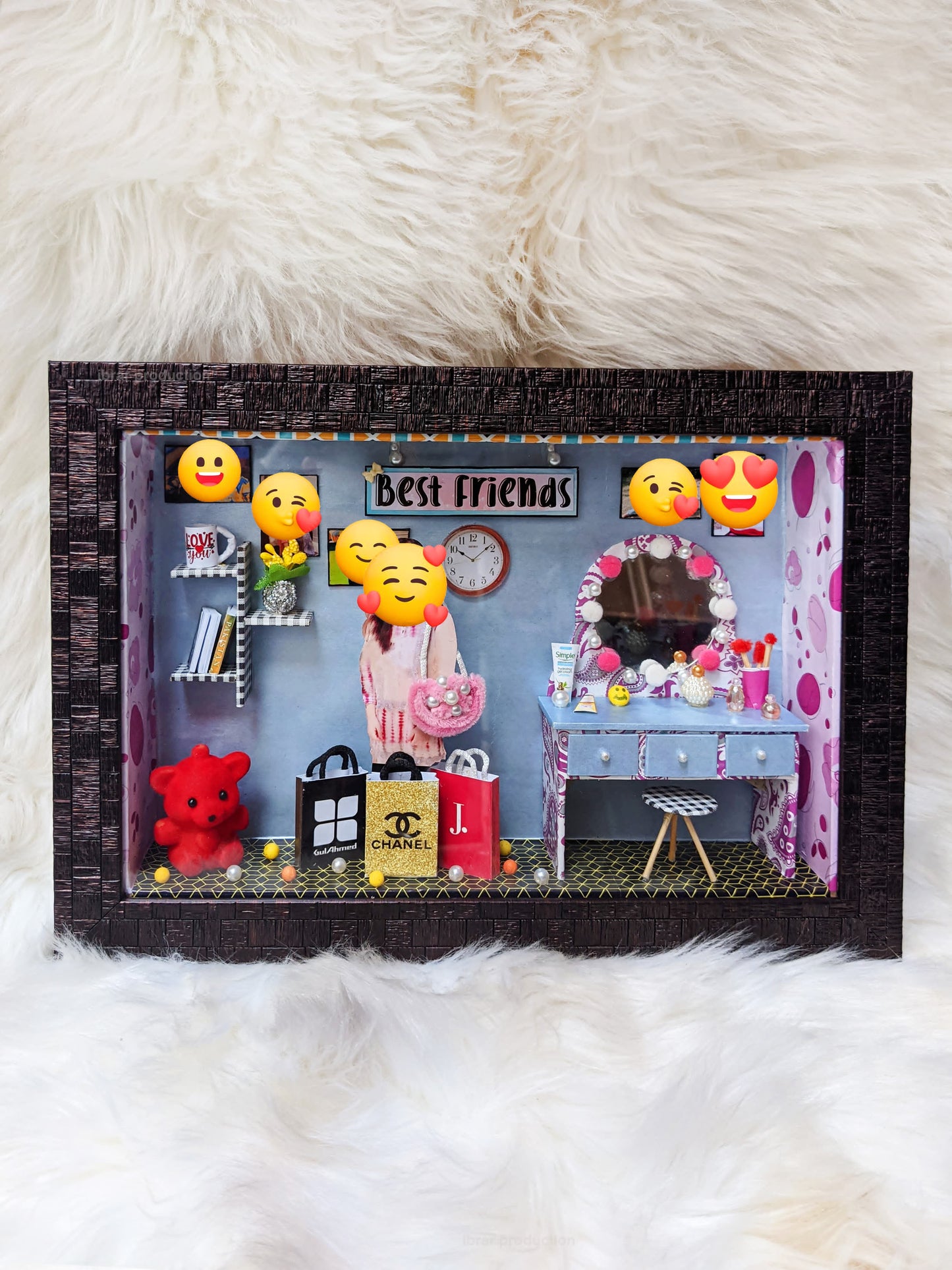 photo frame, photo frame design, customized photo frames pakistan, led light photo frame, wedding photo frame, custom made photo frame