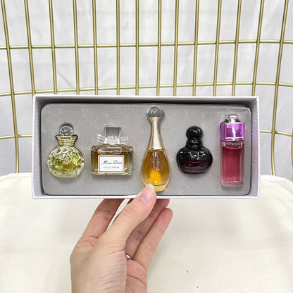 scent, perfume scent, fragrance, fragrance perfume, perfumes in pakistan, perfume brands in pakistan, christian dior perfumes gift set