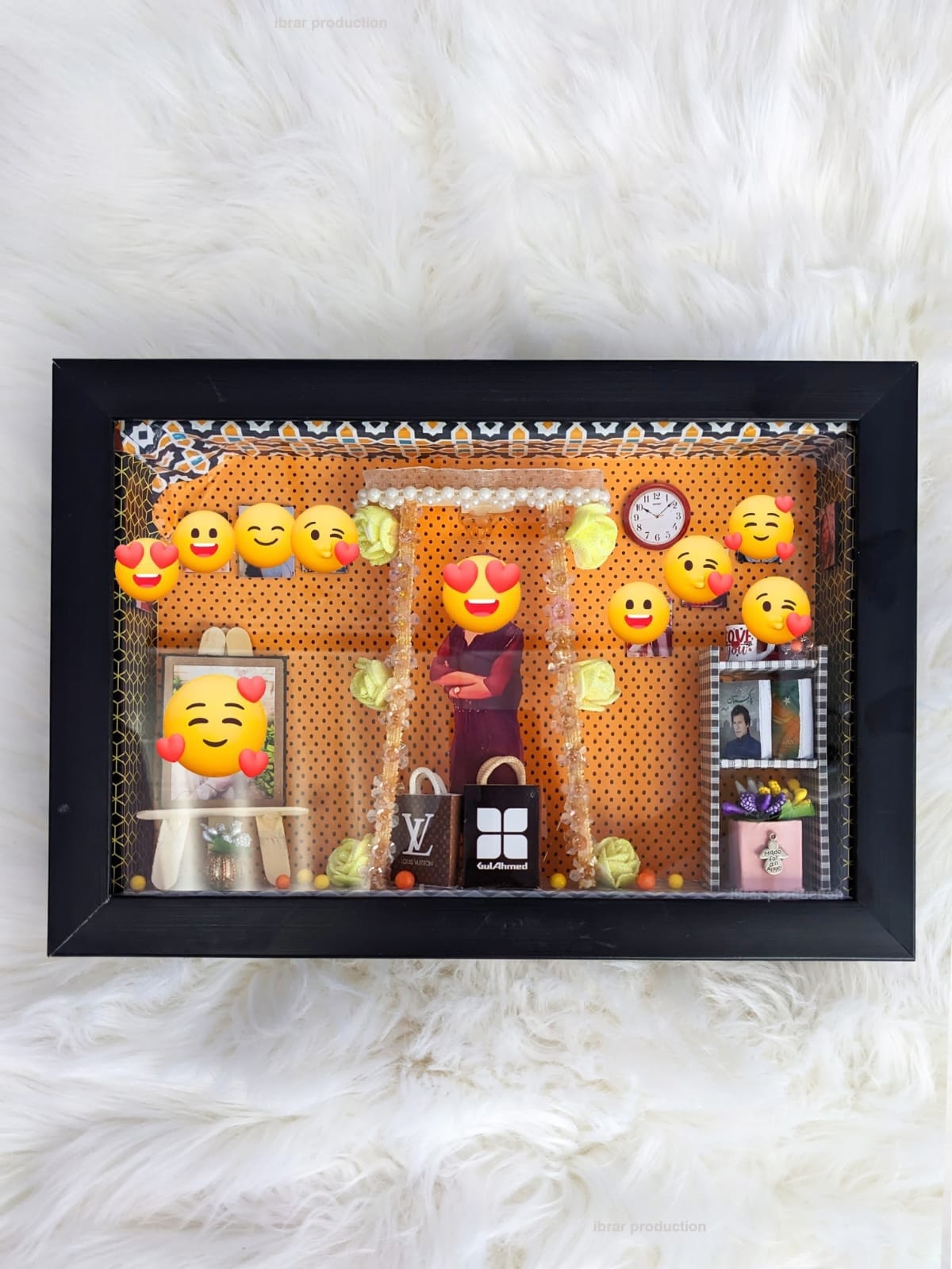 photo frame, photo frame design, customized photo frames pakistan, led light photo frame, wedding photo frame, custom made photo frame